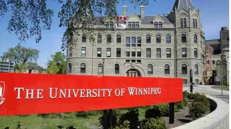 Scholarships at the University of Winnipeg 2023